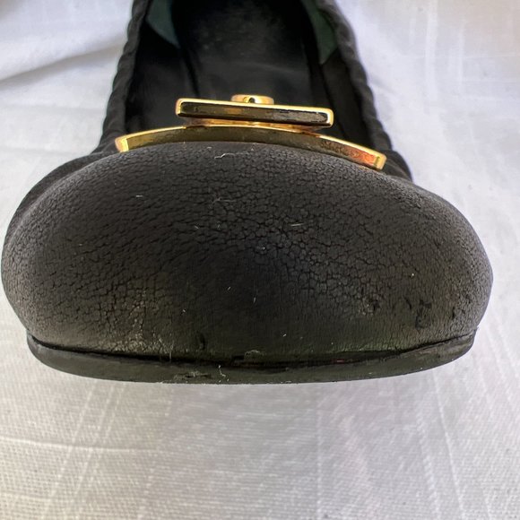 Tory Burch Black Leather Flats Round Toe Gold Tone Lock Buckle Slip On Shoes 7 - Picture 2 of 9